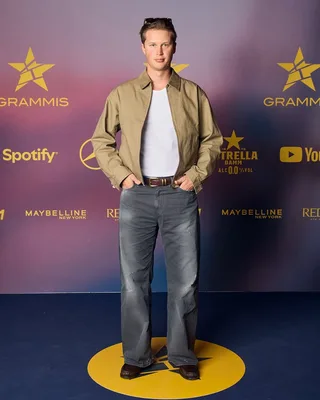 grey · denim · straight
